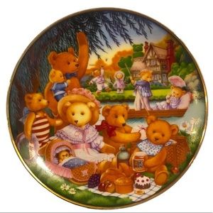 The Franklin Mint A Teddy Bear Picnic By Carol Lawson Decorative Plate 1991